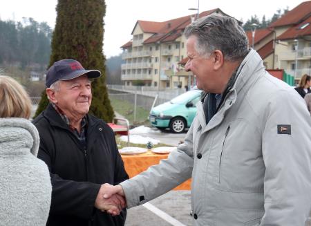 Slovesnost ob postavitvi Mobila na veter 05 Foto Ljubo Vukelič